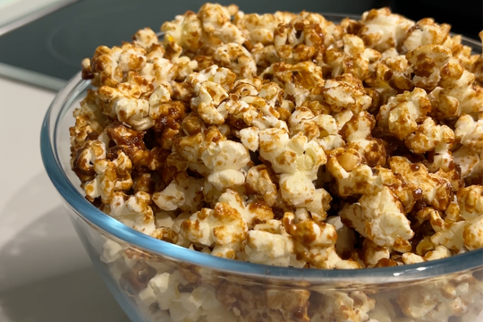 MEDITERRANEAN TAHINI AND DATE POPCORN